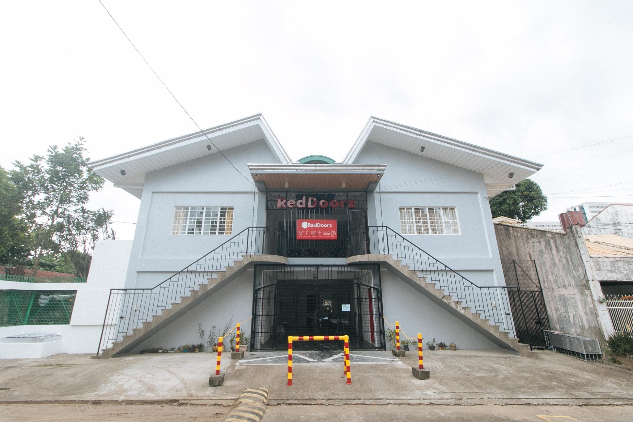 RedDoorz @ VCloud Hills near De La Salle Dasmarinas Cavite