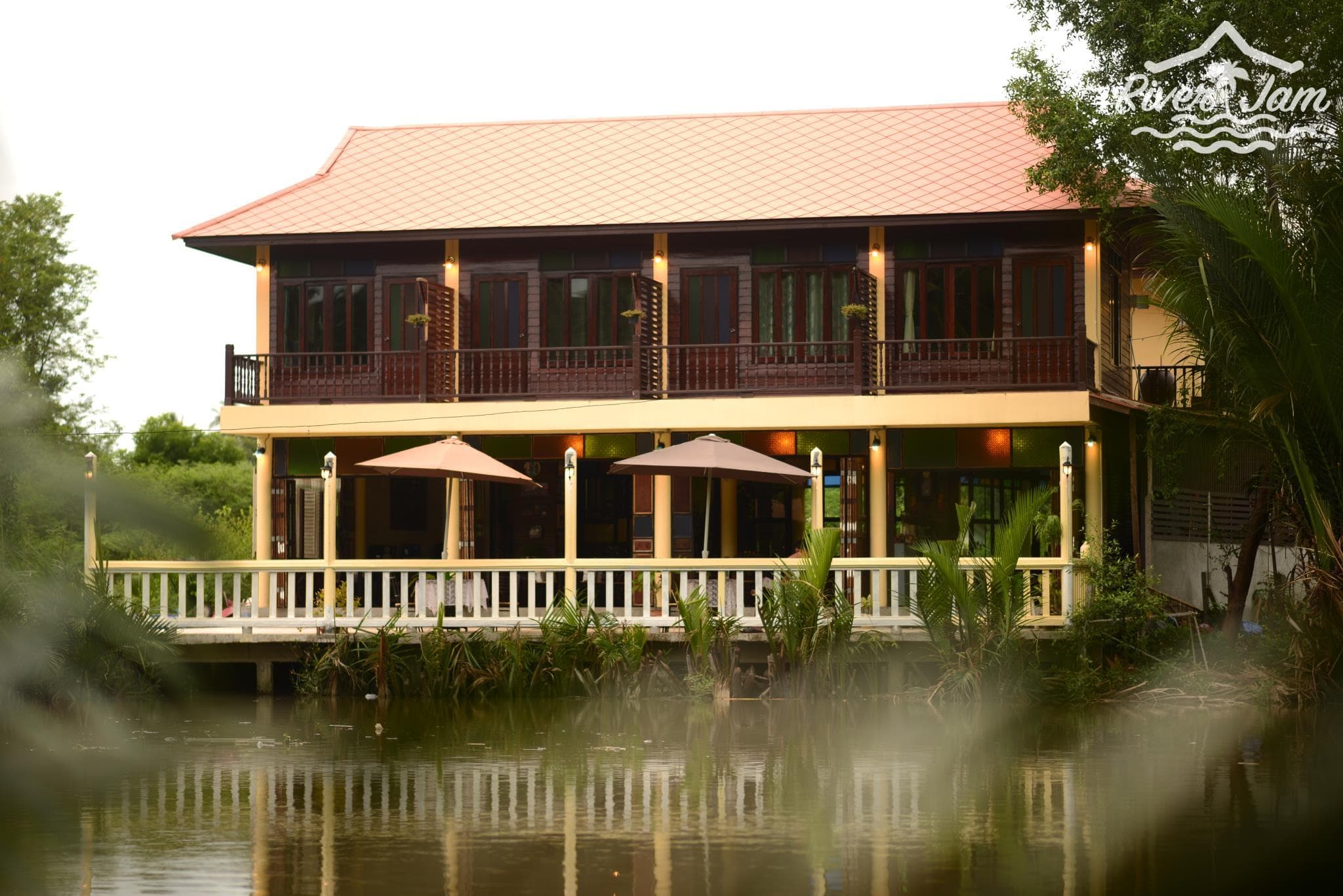 River Jam Amphawa