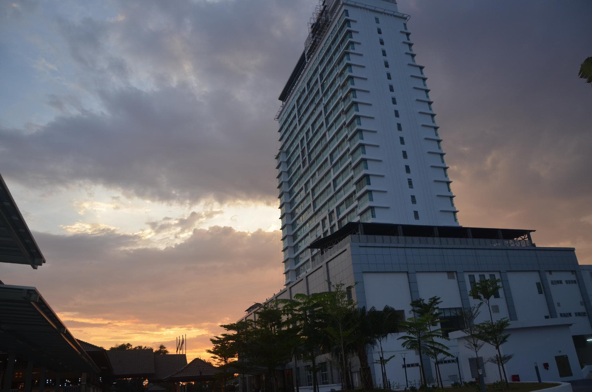 Tenera Hotel & Suites