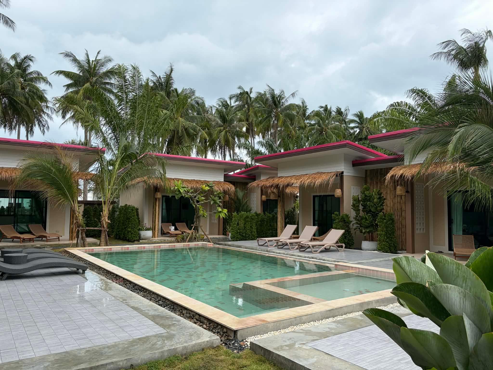 Pinky Bungalows Resort