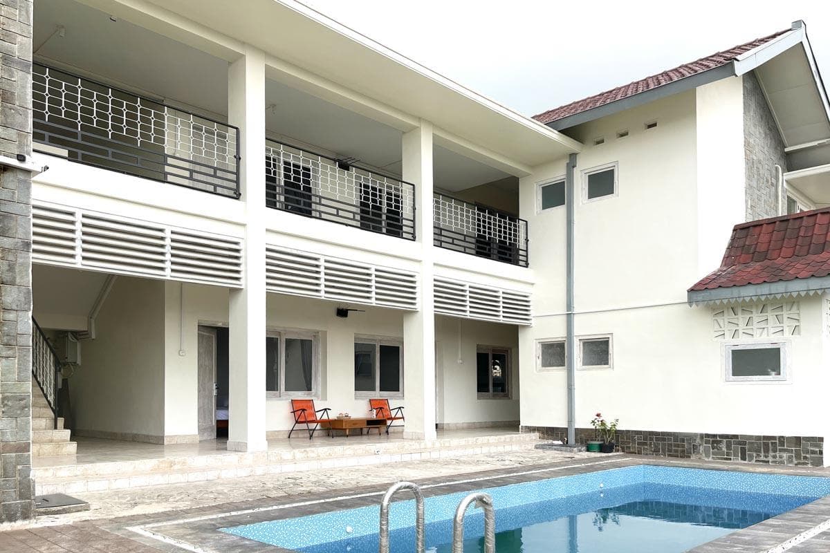 Urbanview Wisma Nirwana Tretes near Cimory Prigen