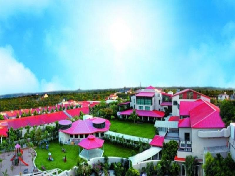 Celestia Suites at Leonia