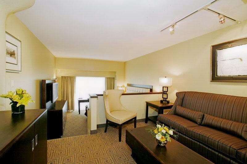 Atheneum Suite Hotel