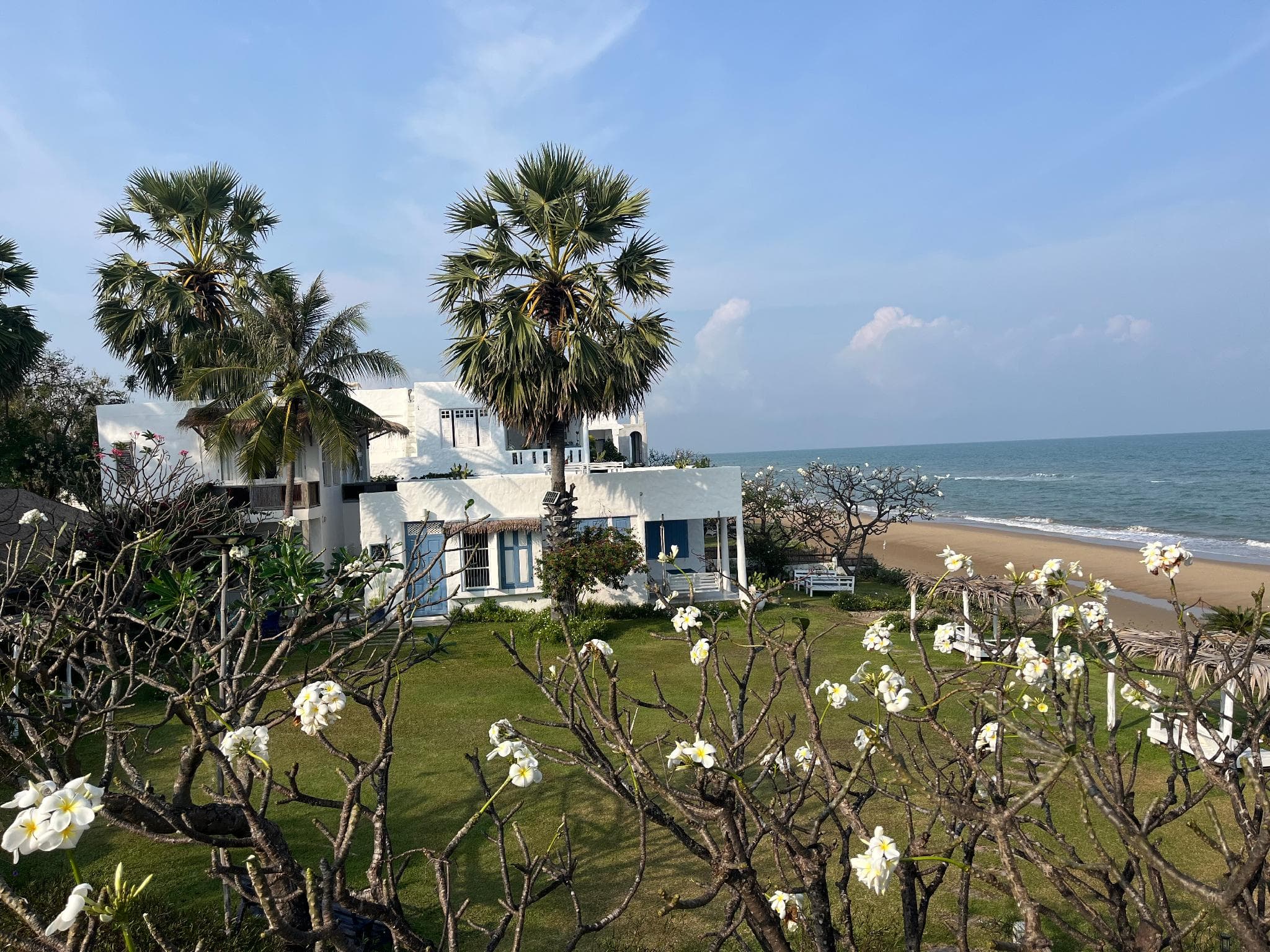 Hua Plee Lazy Beach Hotel