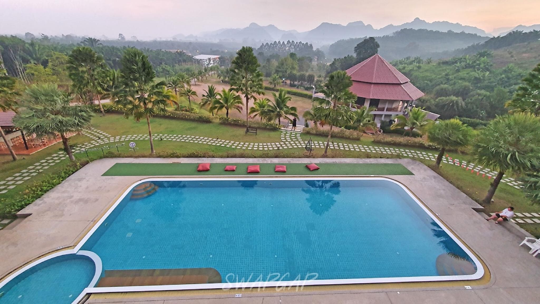 Takhun Mountain View