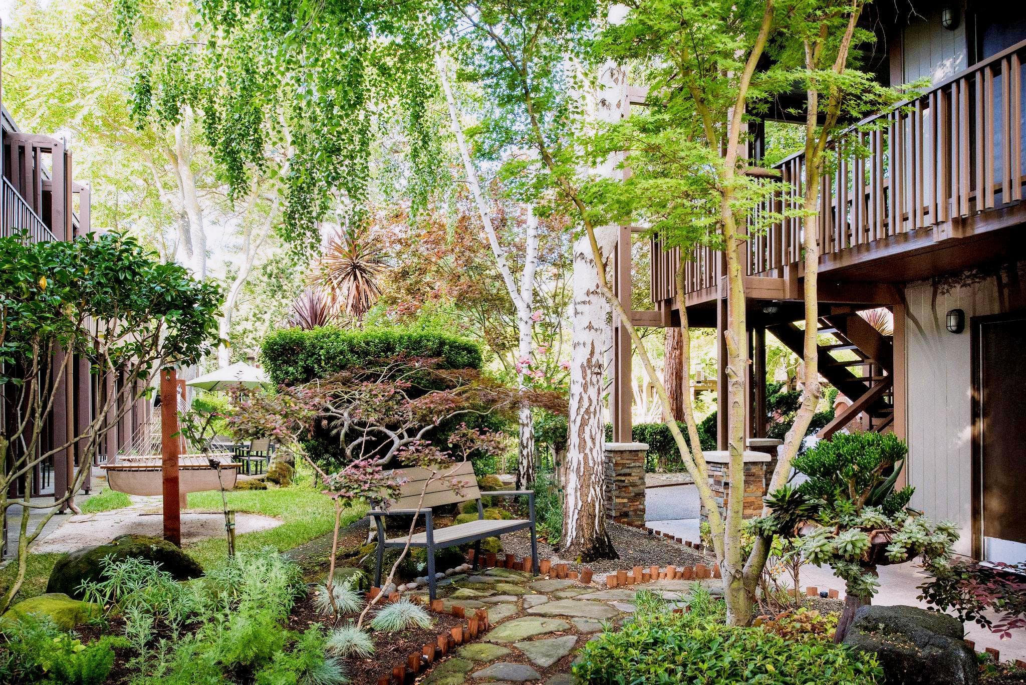 Creekside Inn