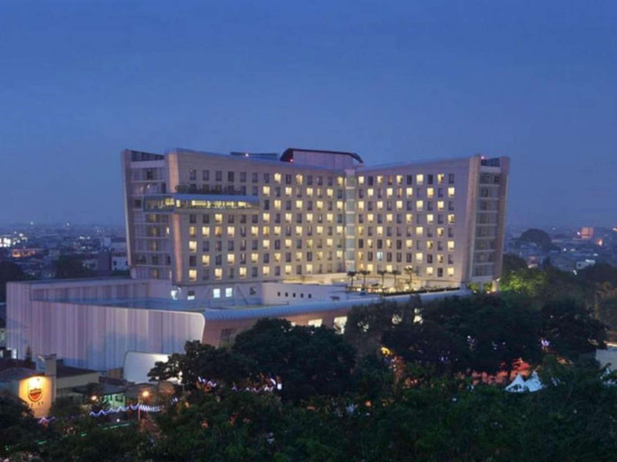 Santika Premiere Dyandra Hotel & Convention – Medan