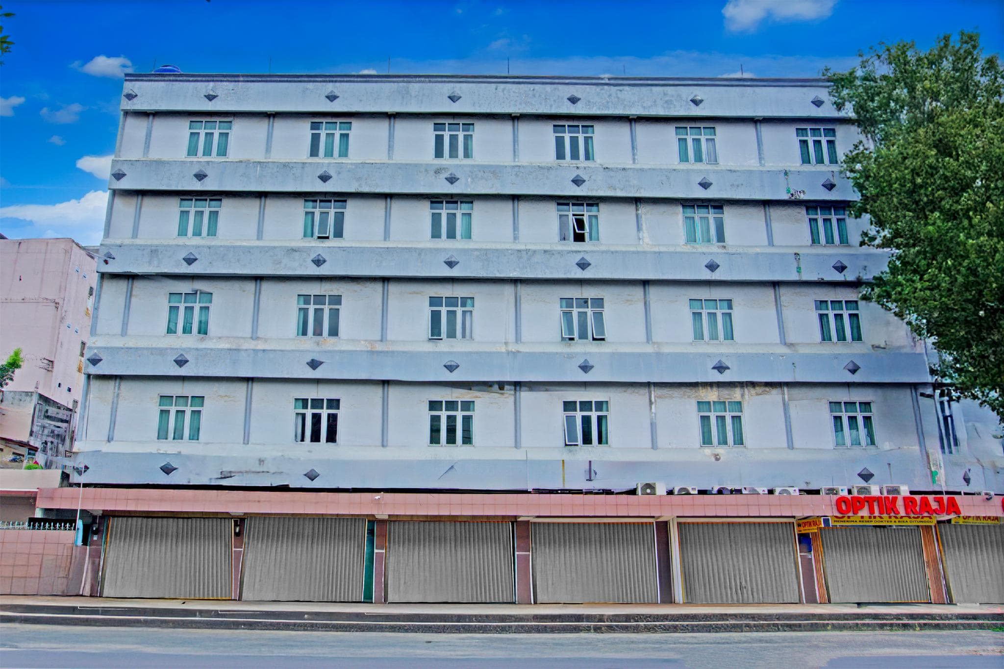 Townhouse Oak Palembang Near Jembatan Ampera Formerly Azzura Hotel