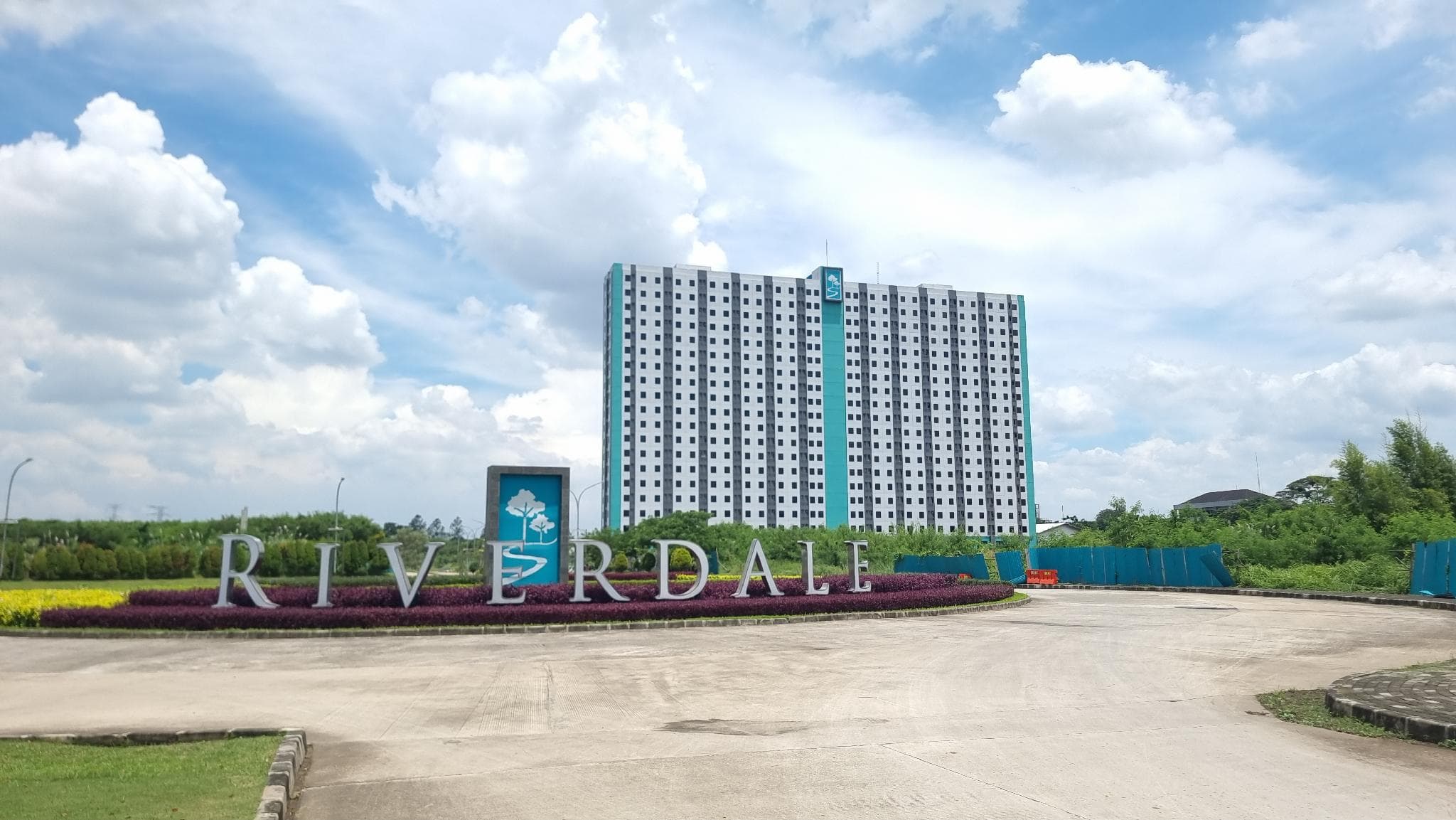 Hotel O cikarang Serviced apartment at Riverdale