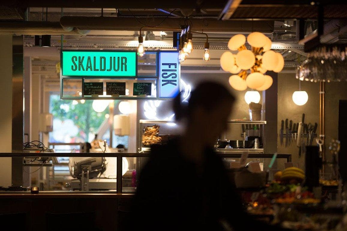 Hotel With Urban Deli