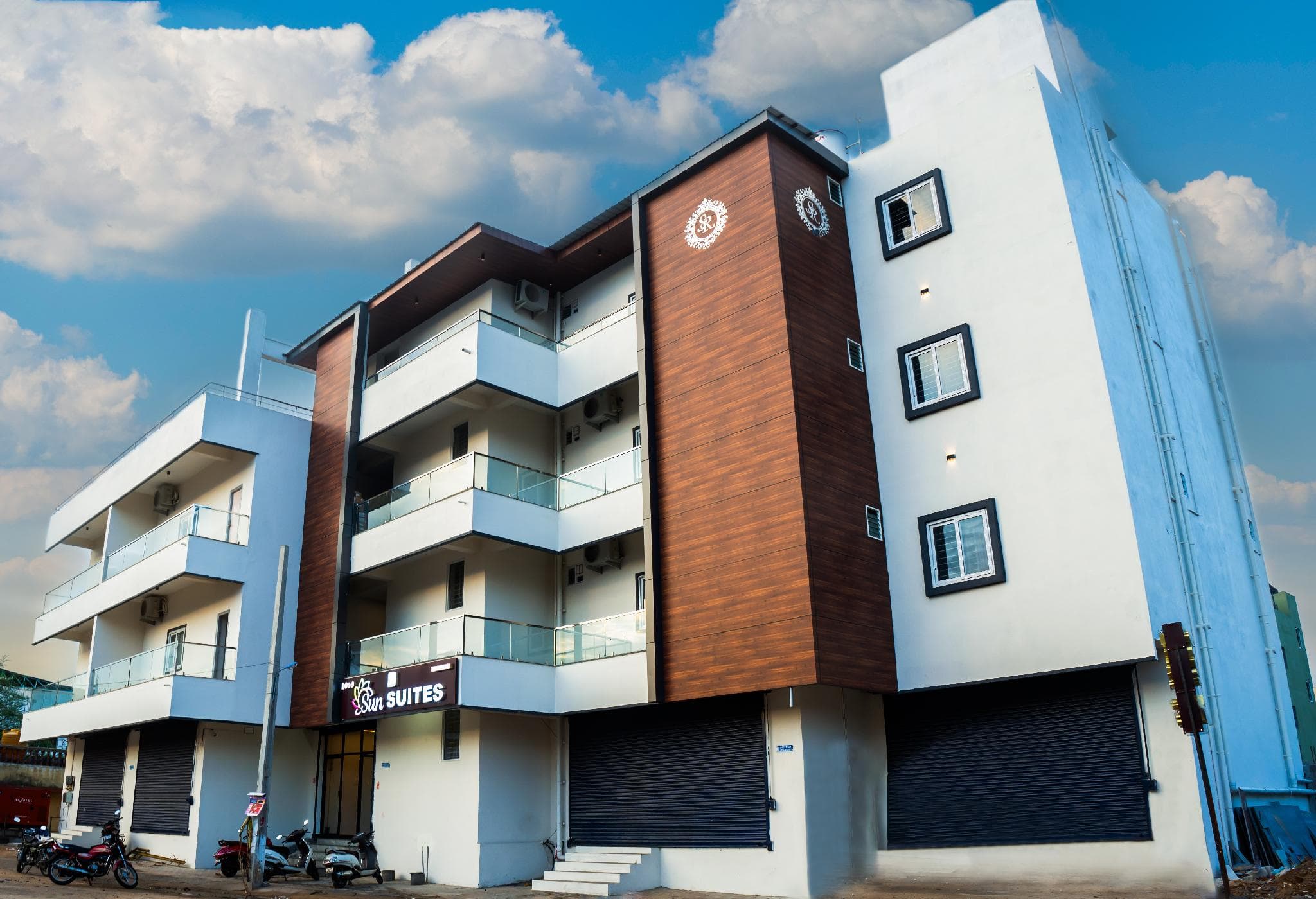 Sun Suites - Spacious Newly Built - Luxurious